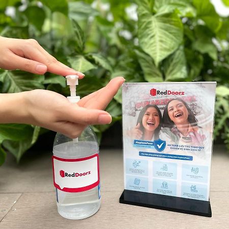 Reddoorz Near Etown 4 Hotel Хошимин Екстериор снимка