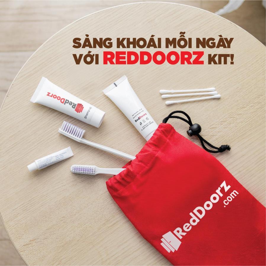 Reddoorz Near Etown 4 Hotel Хошимин Екстериор снимка