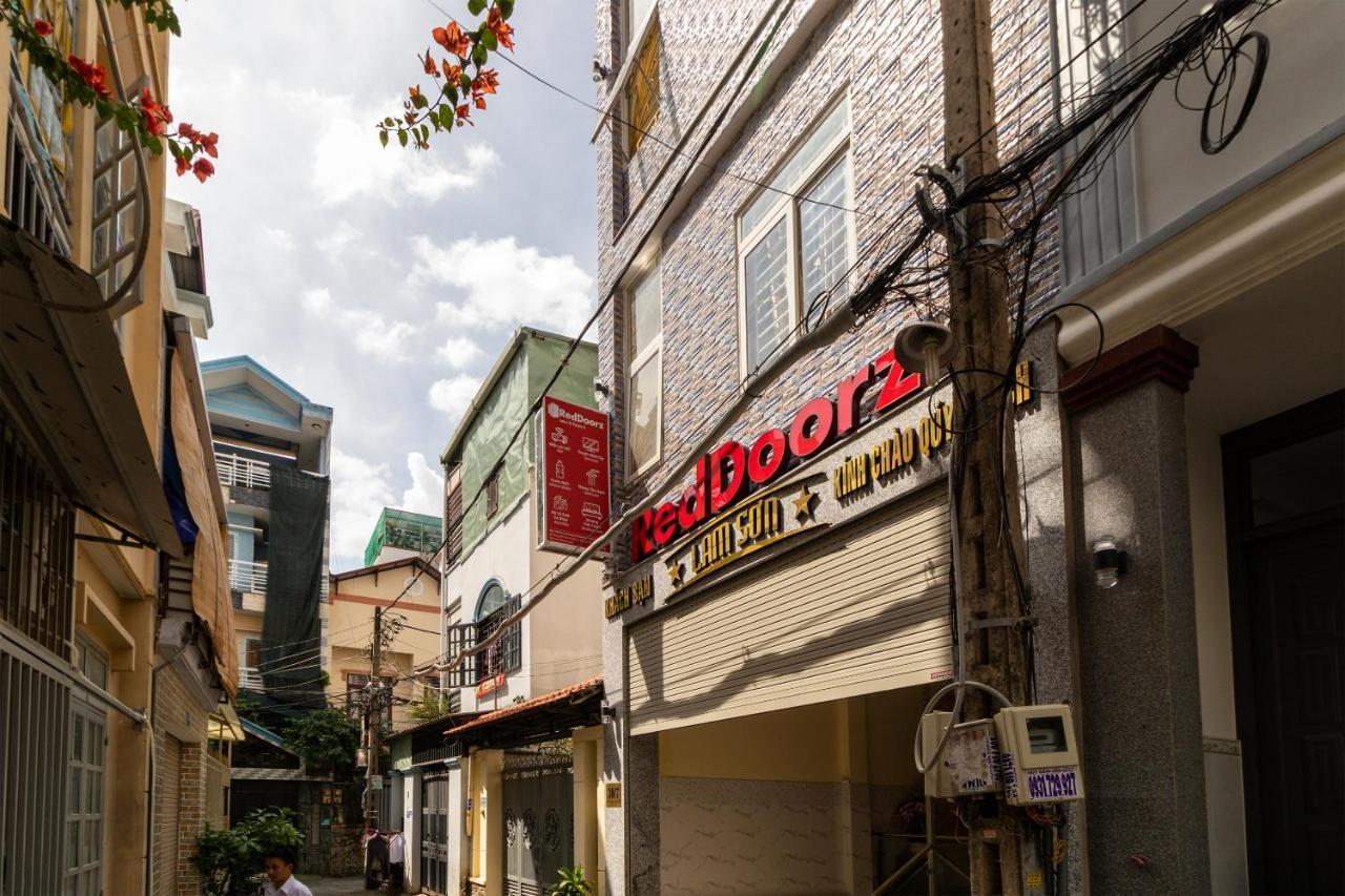 Reddoorz Near Etown 4 Hotel Хошимин Екстериор снимка