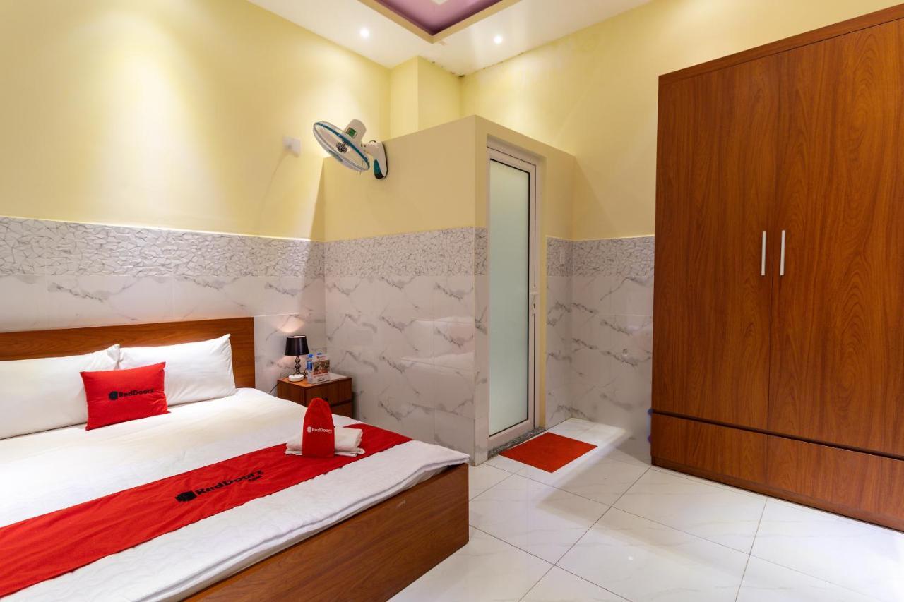 Reddoorz Near Etown 4 Hotel Хошимин Екстериор снимка